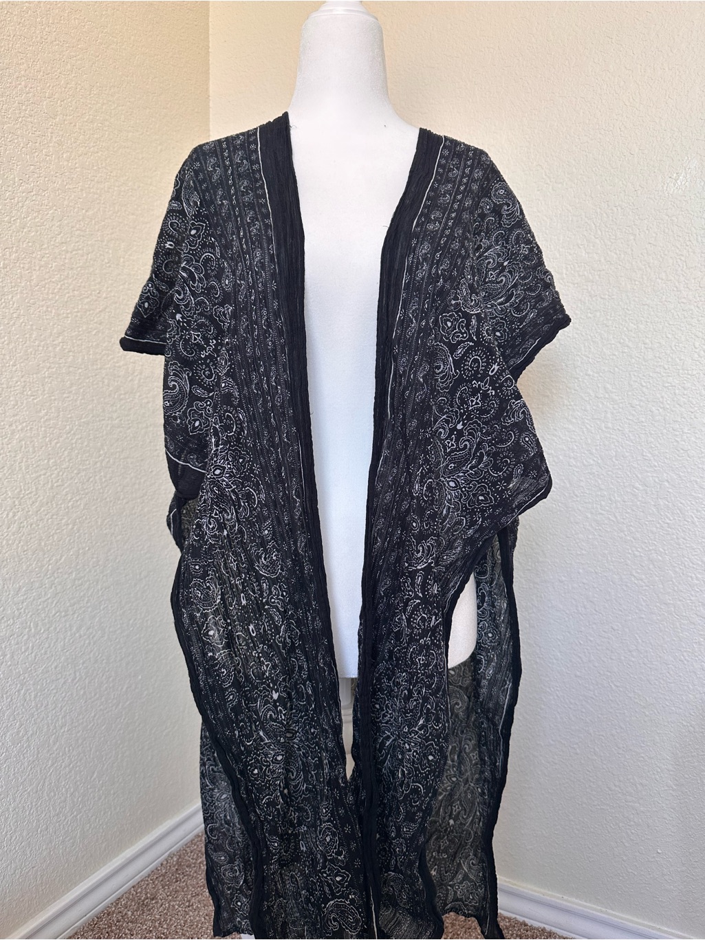 Sonoma Black And White Paisley Open-Front Kimono